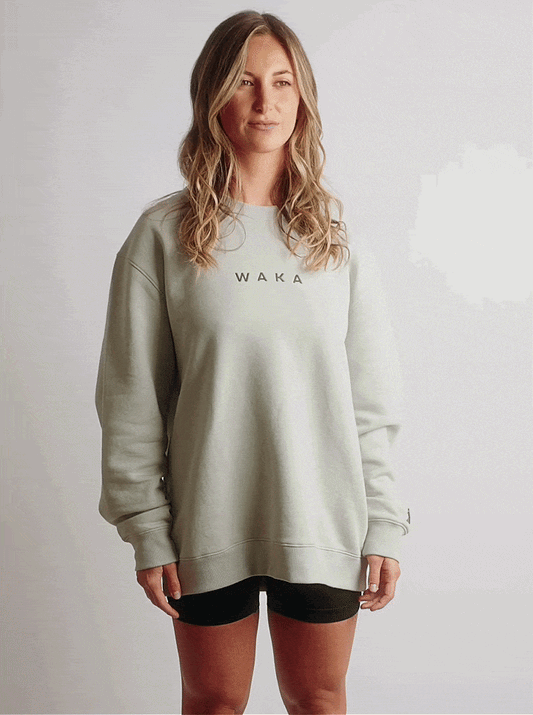 POLERON CREWNECK REGULAR MUJER TAPU GRIS WAKA