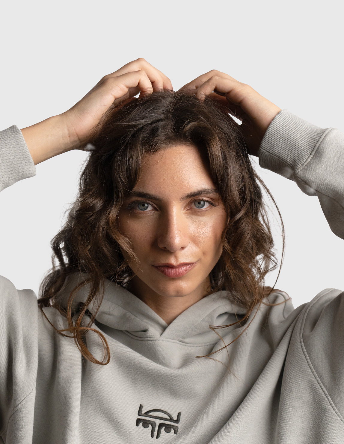 POLERON HOODIE OVERSIZE MUJER TOA CORTO GRIS WAKA