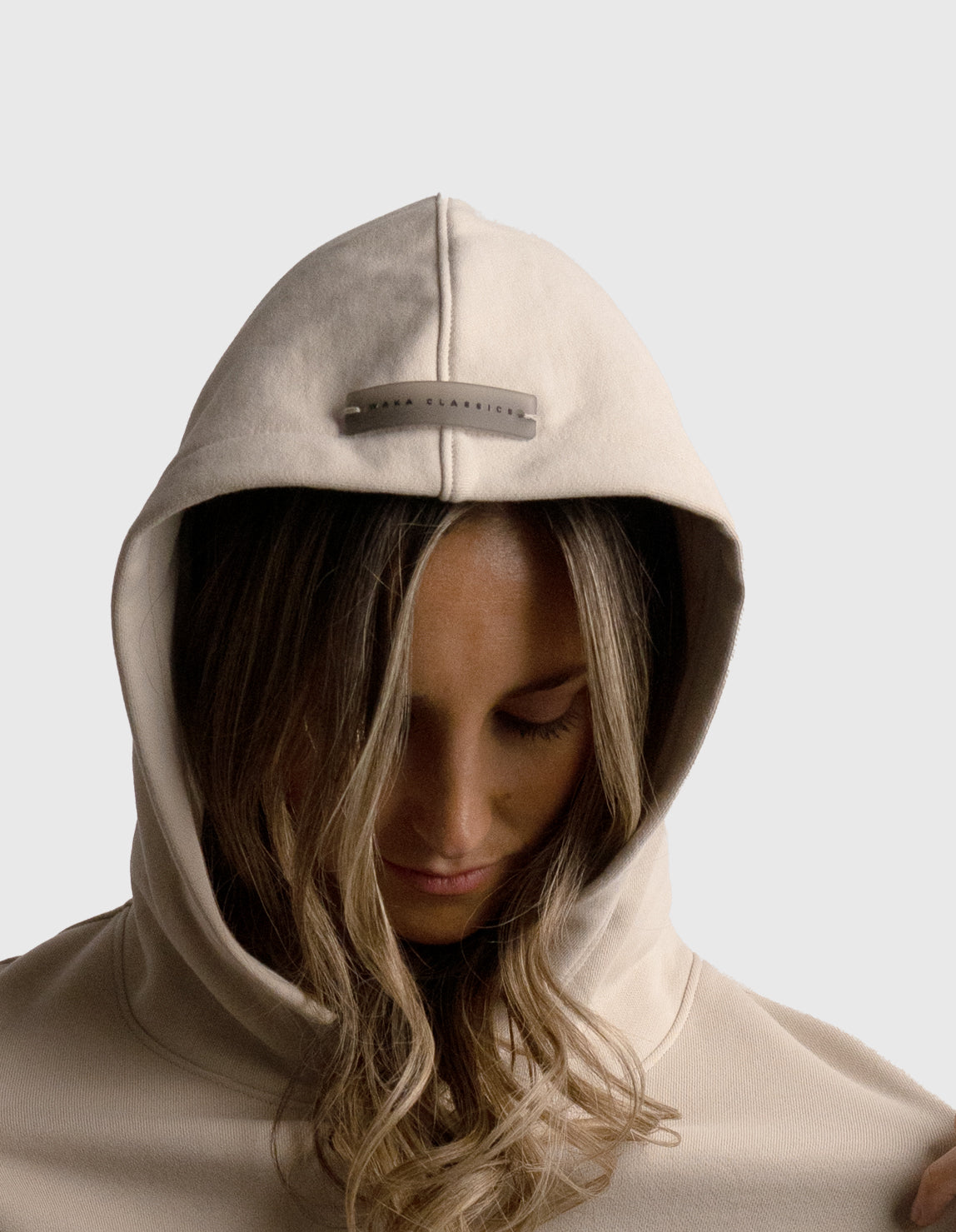 POLERON HOODIE OVERSIZE MUJER TOA CORTO BEIGE WAKA
