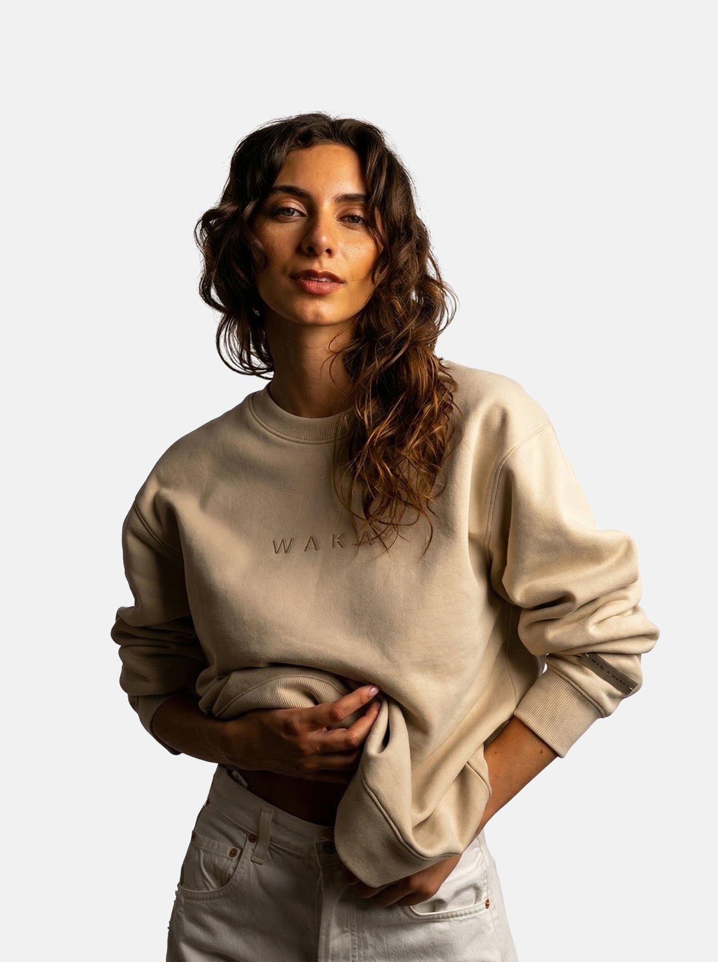 POLERON CREWNECK REGULAR MUJER TAPU BEIGE WAKA