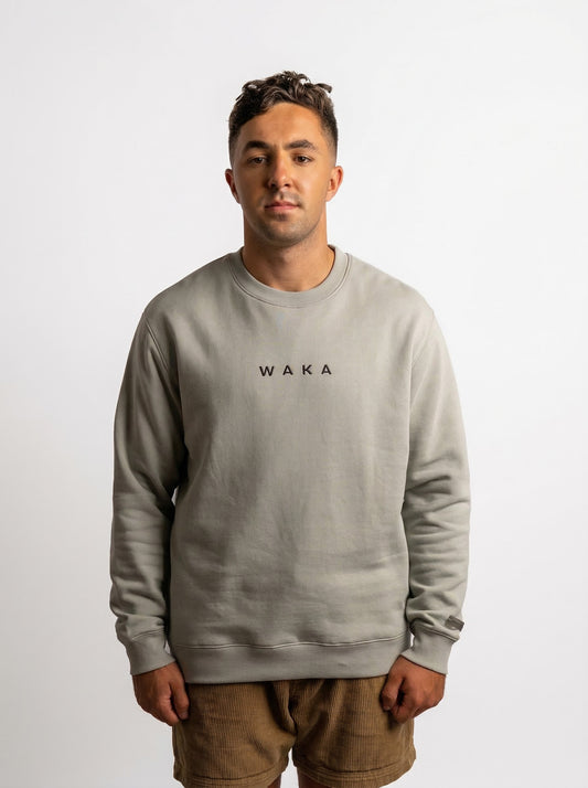 POLERON CREWNECK REGULAR HOMBRE TAPU GRIS WAKA