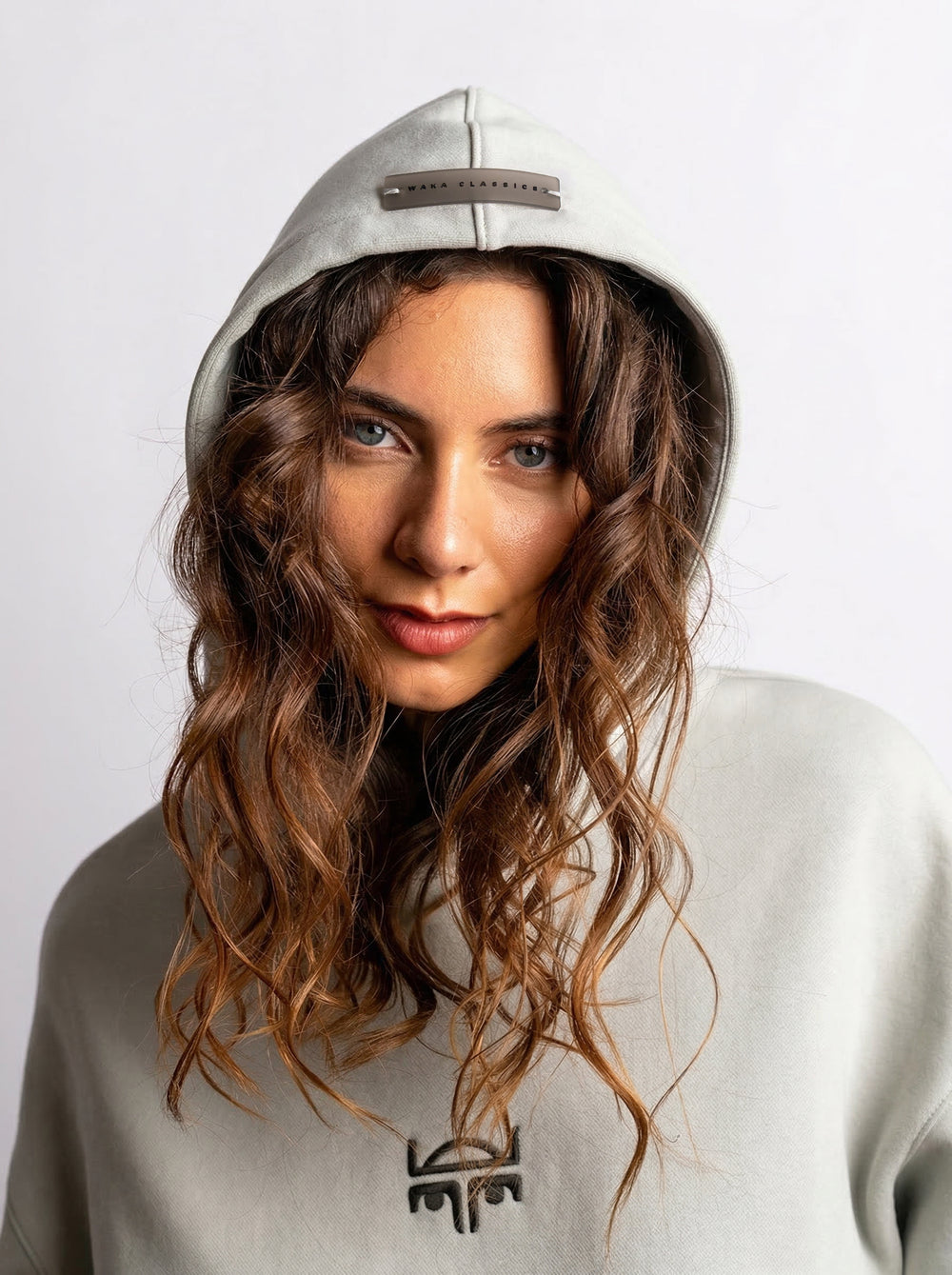 POLERON HOODIE OVERSIZE MUJER TOA CORTO GRIS WAKA